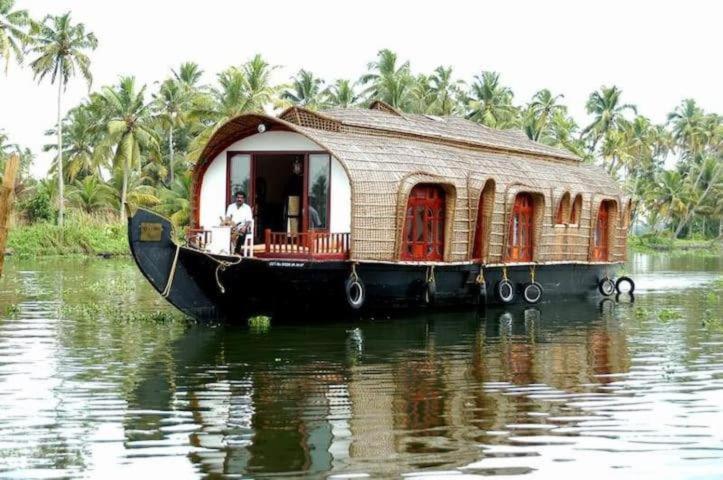 Aqua Castle Houseboat - By Aqua Jumbo Houseboats Alappuzha Exterior foto