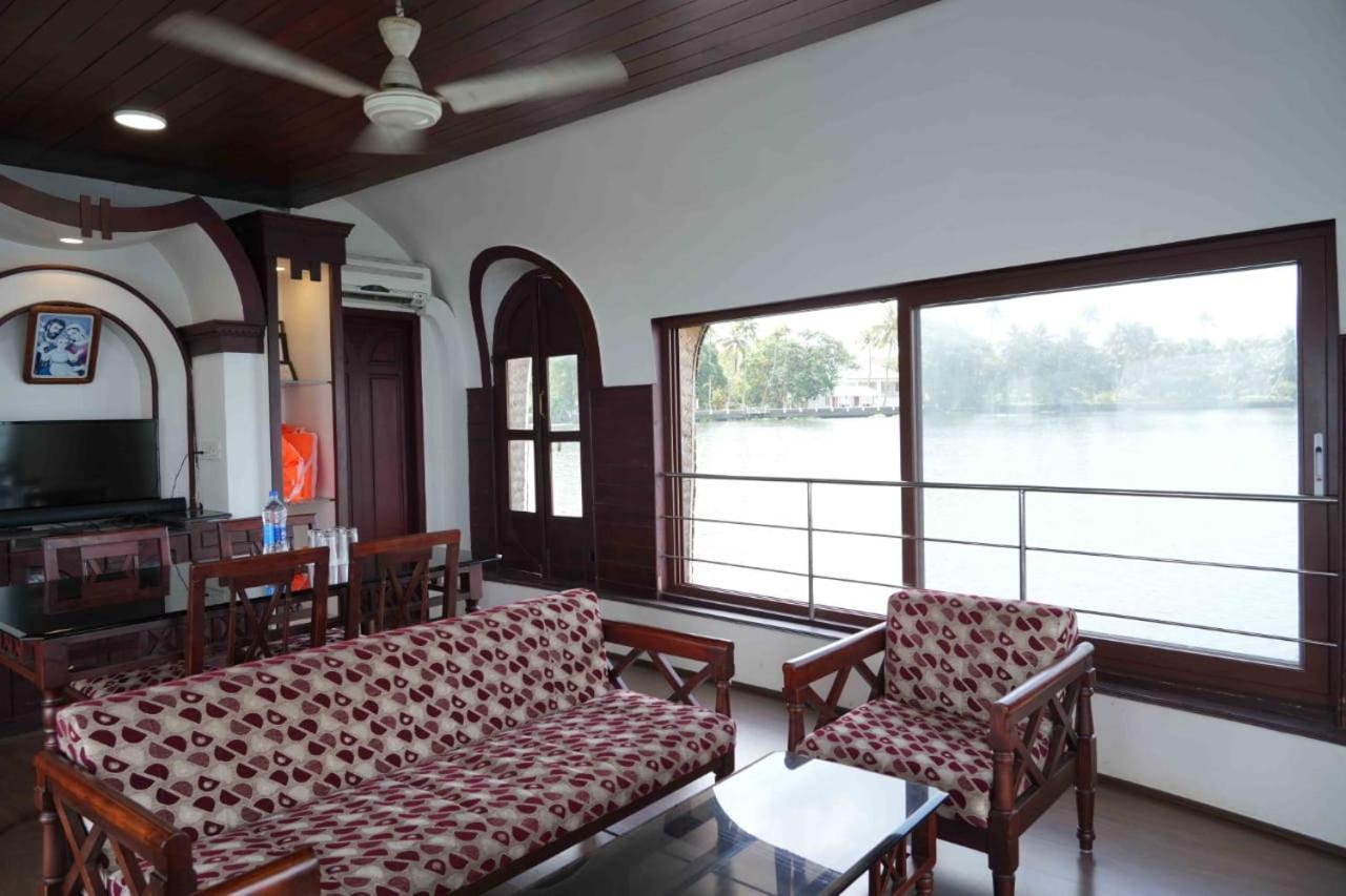Aqua Castle Houseboat - By Aqua Jumbo Houseboats Alappuzha Exterior foto