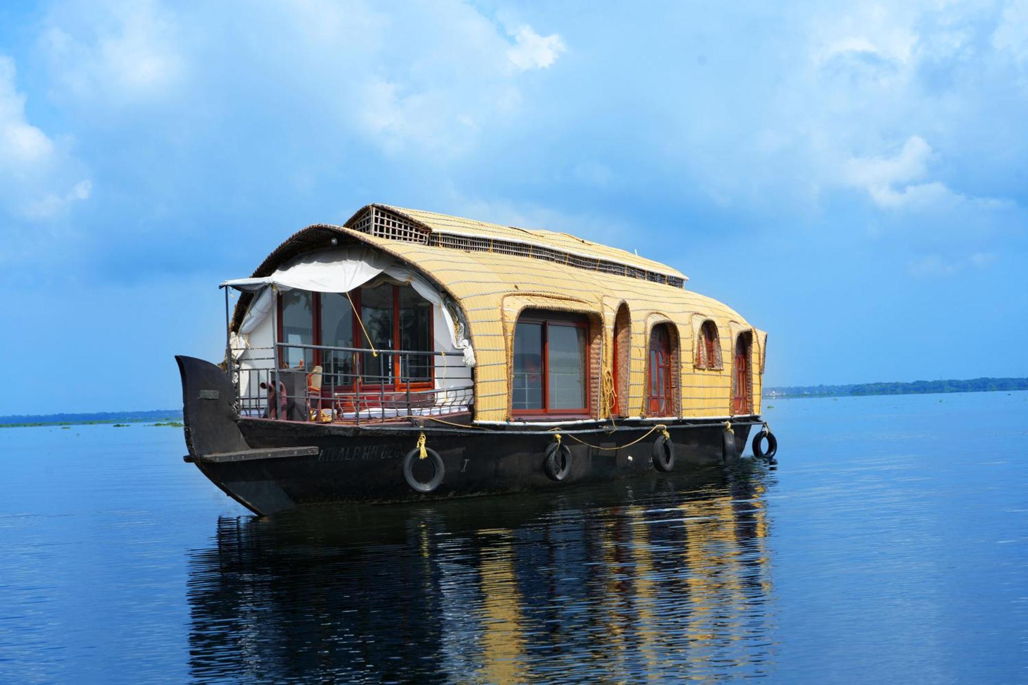 Aqua Castle Houseboat - By Aqua Jumbo Houseboats Alappuzha Exterior foto