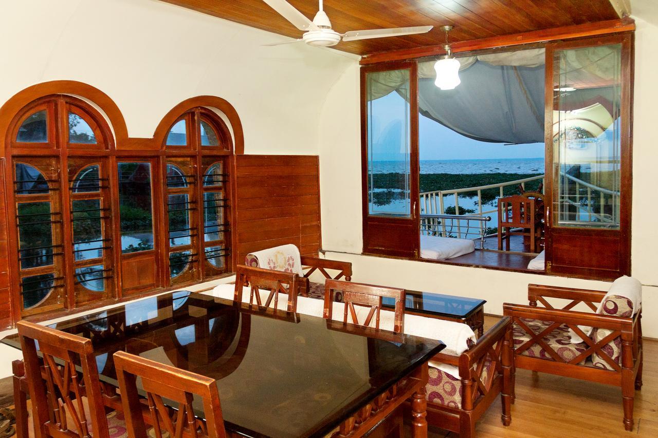 Aqua Castle Houseboat - By Aqua Jumbo Houseboats Alappuzha Exterior foto